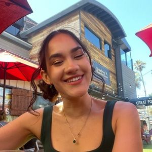 Meet your Posher, Nicole